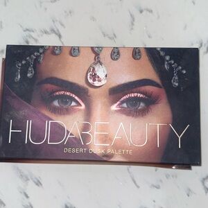 Huda Beauty Dessert Dusk Palette